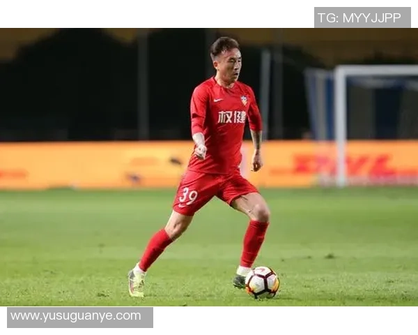 富力与权健激烈冲突引发球迷热议赛场暴力行为亟待整治